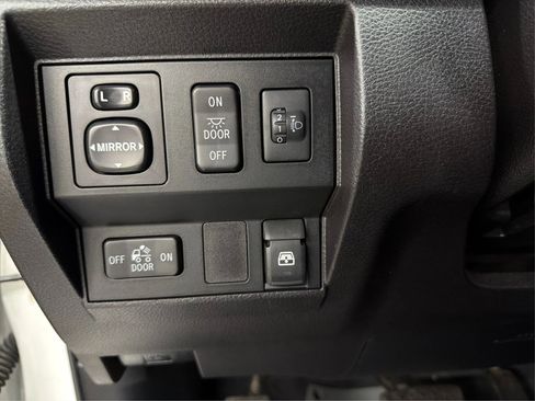 Used 2015 Toyota Tundra SR5 w/ SR5 Upgrade Package RWD image 21