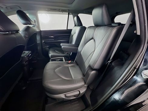 Used 2024 Toyota Grand Highlander AWD image 28