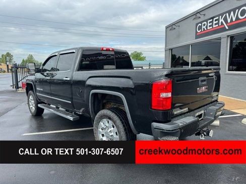 Used 2017 GMC Sierra 2500 Denali w/ Duramax Plus Package AWD/4WD image 3