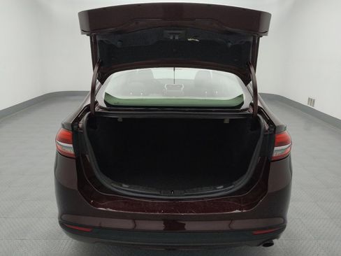 Used 2018 Ford Fusion SE w/ Fusion SE Technology Package image 29