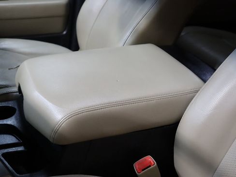 Used 2013 Toyota Sequoia Platinum RWD image 60
