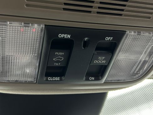 Used 2022 Honda Odyssey EX-L image 25