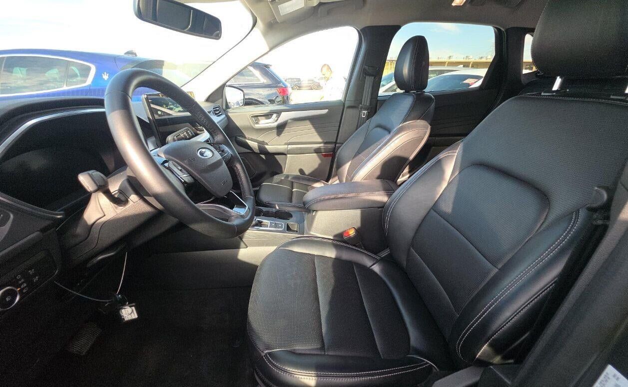 Used 2025 Ford Escape Platinum AWD/4WD image 6