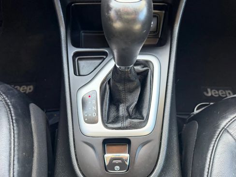 Used 2014 Jeep Cherokee Limited w/ Luxury Group FWD image 12
