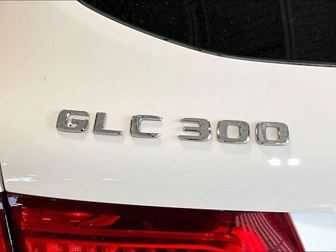 Used 2019 Mercedes-Benz GLC 300 4MATIC image 31