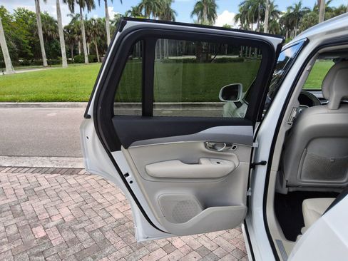 Used 2021 Volvo XC90 T5 Momentum w/ Protection Package Premier FWD image 33