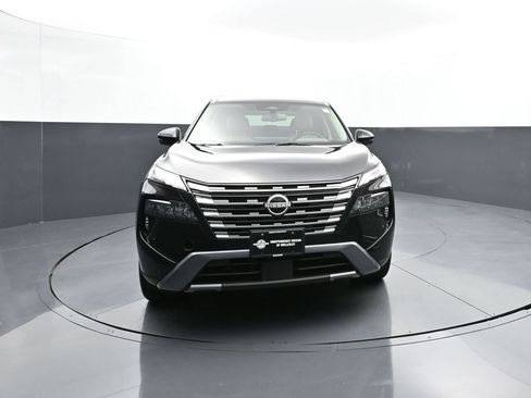 Used 2025 Nissan Rogue SL AWD/4WD image 6