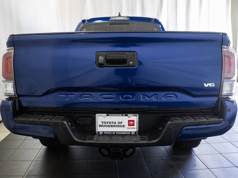 Used 2022 Toyota Tacoma TRD Off-Road w/ Technology Package AWD/4WD image 6