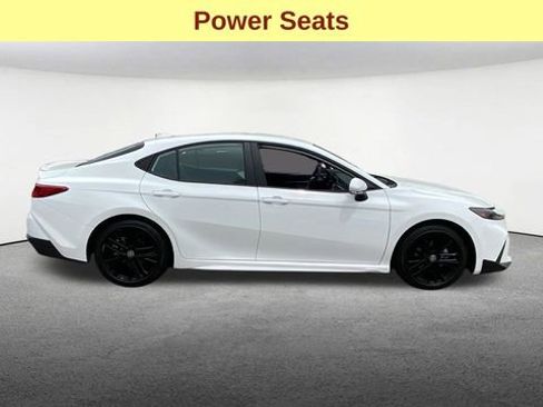 Used 2025 Toyota Camry SE FWD image 10