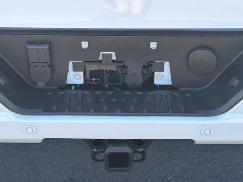 New 2026 Chevrolet Silverado 1500 High Country w/ Technology Package AWD/4WD image 10