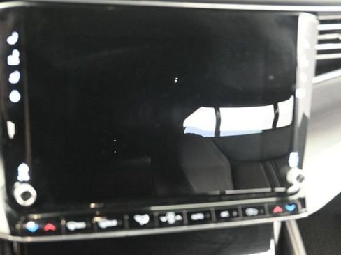 Used 2025 Jeep Wagoneer 4WD image 25