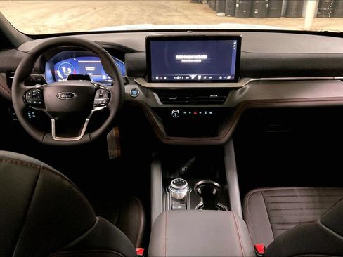 New 2026 Ford Explorer ST-Line w/ ST-Line Street Pack AWD/4WD image 5