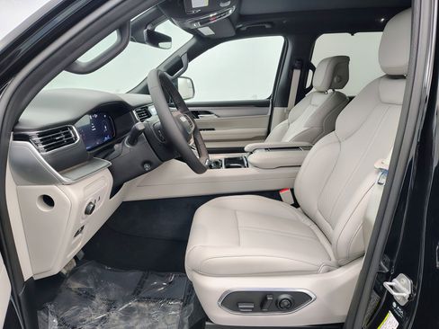 New 2026 Jeep Grand Wagoneer Limited AWD/4WD image 23