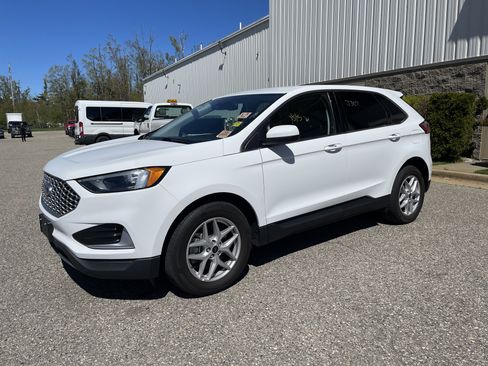 Used 2023 Ford Edge SEL AWD/4WD image 7