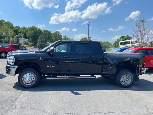 Used 2022 RAM 3500 Big Horn w/ Level C Equiment Group AWD/4WD image 6