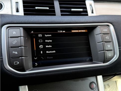 Used 2017 Land Rover Range Rover Evoque SE Premium image 40