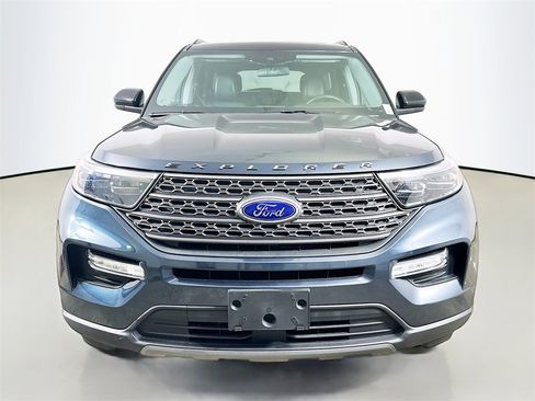 Used 2022 Ford Explorer XLT w/ Equipment Group 202A image 2