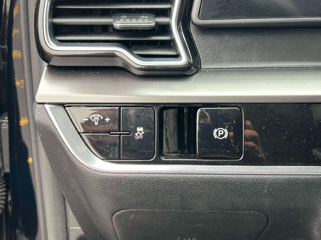 Certified 2023 Kia Sportage EX AWD/4WD image 20