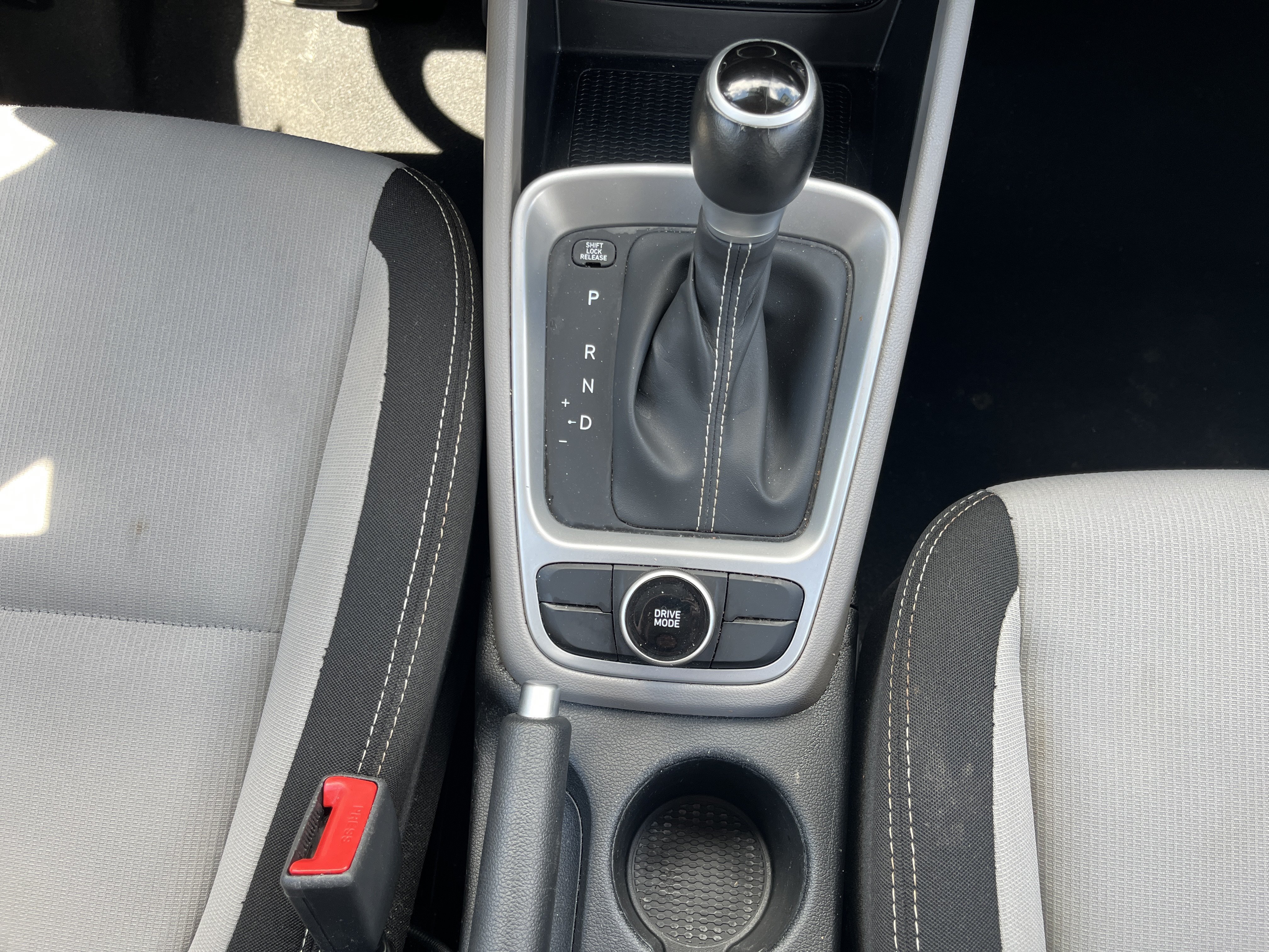 Used 2025 Hyundai Venue SEL FWD image 27