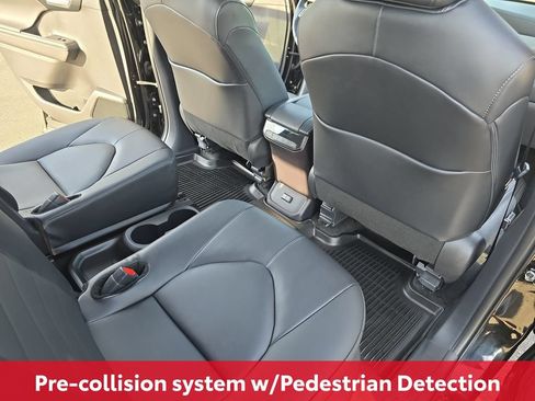 Certified 2025 Toyota Highlander XLE AWD/4WD image 14