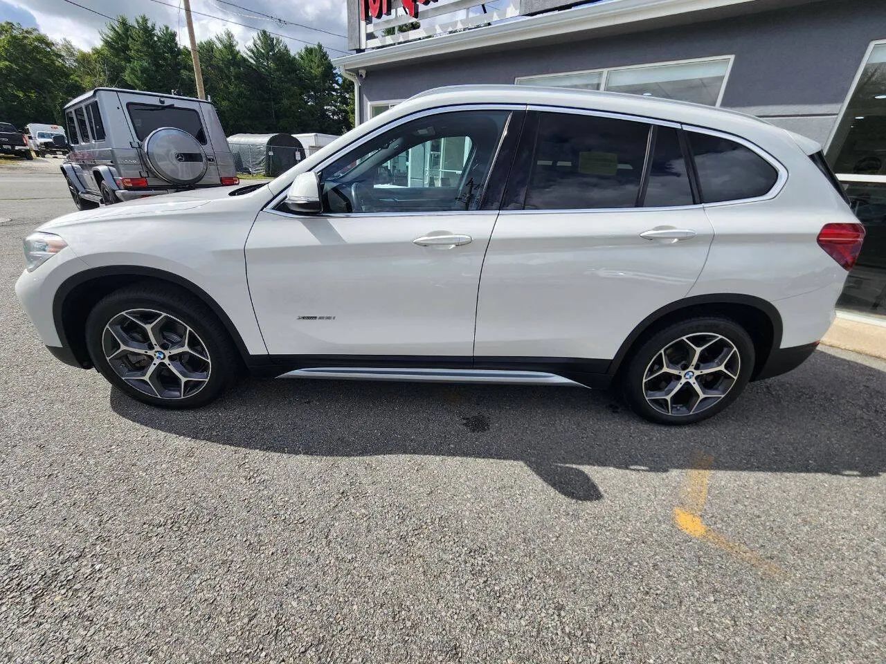 Used 2018 BMW X1 xDrive28i AWD/4WD image 8