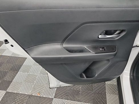 Used 2025 Nissan Kicks SV FWD image 14