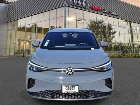 Used 2024 Volkswagen ID.4 Pro image 5