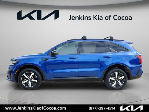 Used 2023 Kia Sorento S w/ Panoramic Sunroof Package FWD image 9