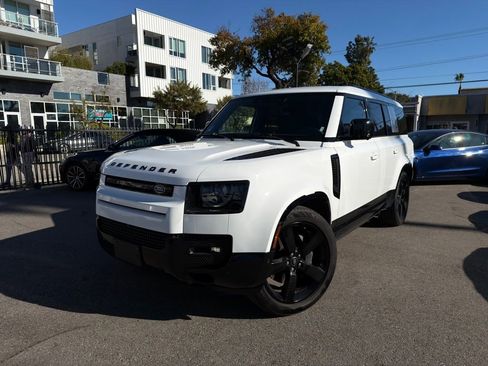 Used 2024 Land Rover Defender 130 X-Dynamic SE image 1