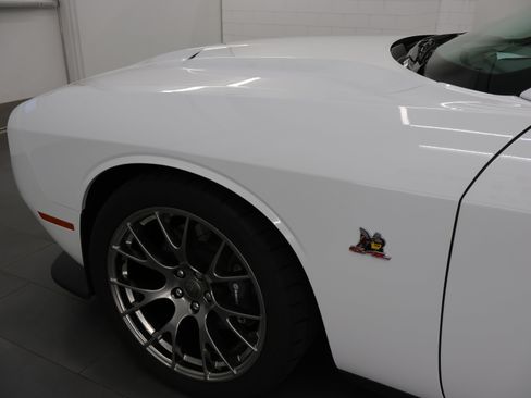 Used 2016 Dodge Challenger R/T Scat Pack RWD image 36