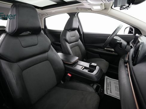 Used 2023 Nissan Ariya Evolve+ image 8