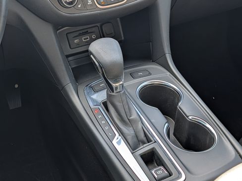 Used 2024 Chevrolet Equinox LT AWD/4WD image 27