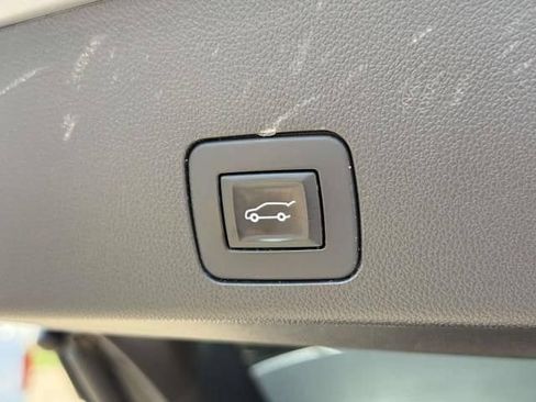 Used 2020 Buick Encore GX Essence FWD image 9