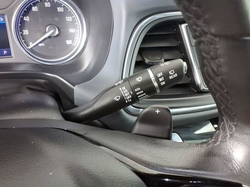 Used 2023 Buick Enclave Essence AWD/4WD image 27