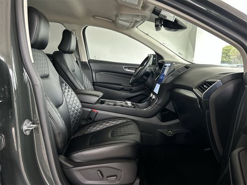 Used 2024 Ford Edge Titanium image 33