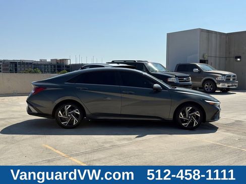 Used 2024 Hyundai Elantra SEL w/ Convenience Package FWD image 8