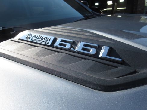 Used 2024 Chevrolet Silverado 2500 LT w/ Convenience Package AWD/4WD image 5