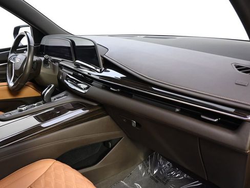 Certified 2021 Cadillac Escalade Premium Luxury AWD/4WD image 15
