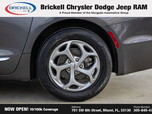 Used 2022 Chrysler Pacifica Limited image 33