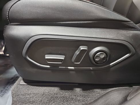 Used 2023 Jeep Grand Cherokee L Limited image 30