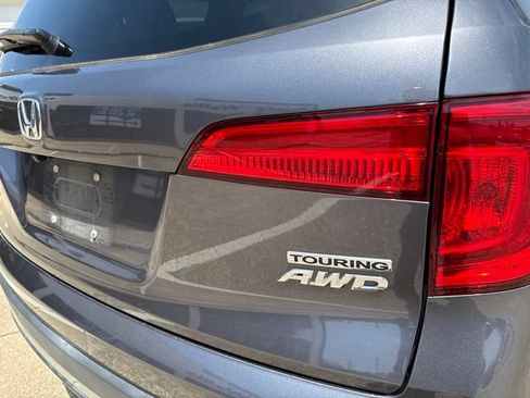Used 2017 Honda Pilot Touring image 6