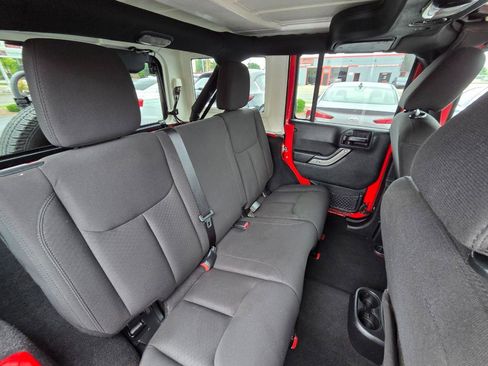Used 2015 Jeep Wrangler Unlimited Sport w/ Quick Order Package 24S AWD/4WD image 17