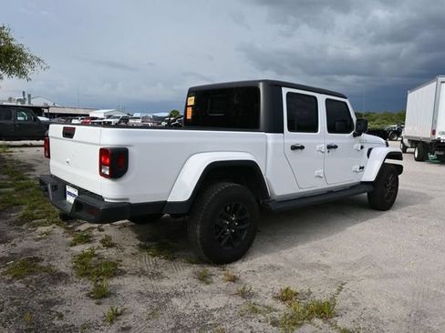 Used 2021 Jeep Gladiator Sport AWD/4WD image 16