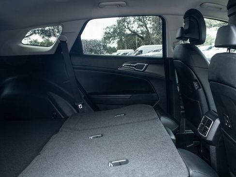 Used 2024 Kia Sportage EX image 17