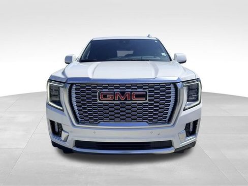 Used 2024 GMC Yukon Denali w/ Advanced Technology Package AWD/4WD image 2