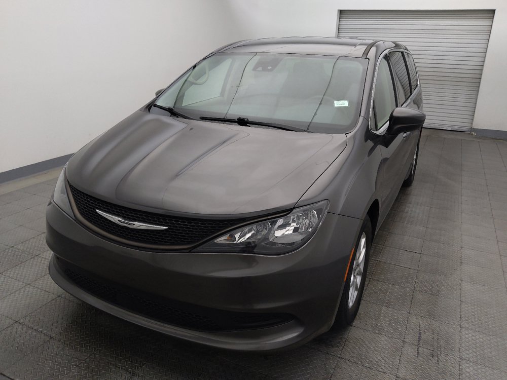 Used 2023 Chrysler Voyager LX FWD image 15