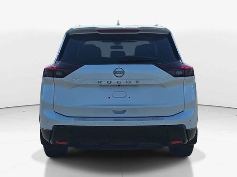 Used 2025 Nissan Rogue SV w/ SV Premium Package FWD image 7