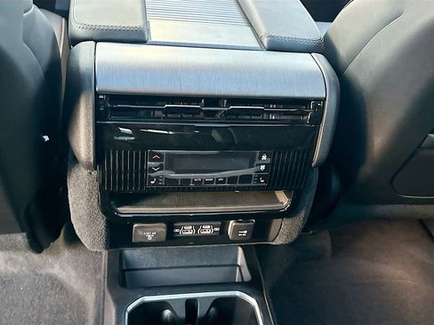 New 2025 Jeep Wagoneer Series II w/ Convenience Group I image 31