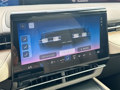 Used 2024 Lincoln Nautilus Reserve image 14