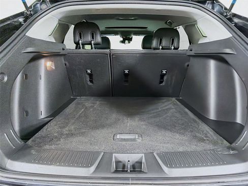 Used 2024 Chevrolet Trax LT w/ Sunroof Package image 24